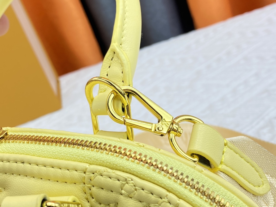 Louis Vuitton Alma BB Bubblegram Leather -Handbags M59822